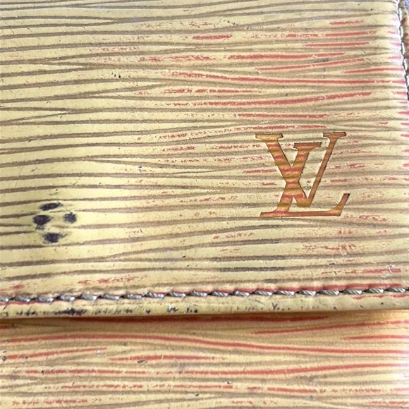 Louis Vuitton Yellow Epi Keyholder - Picture 10 of 12